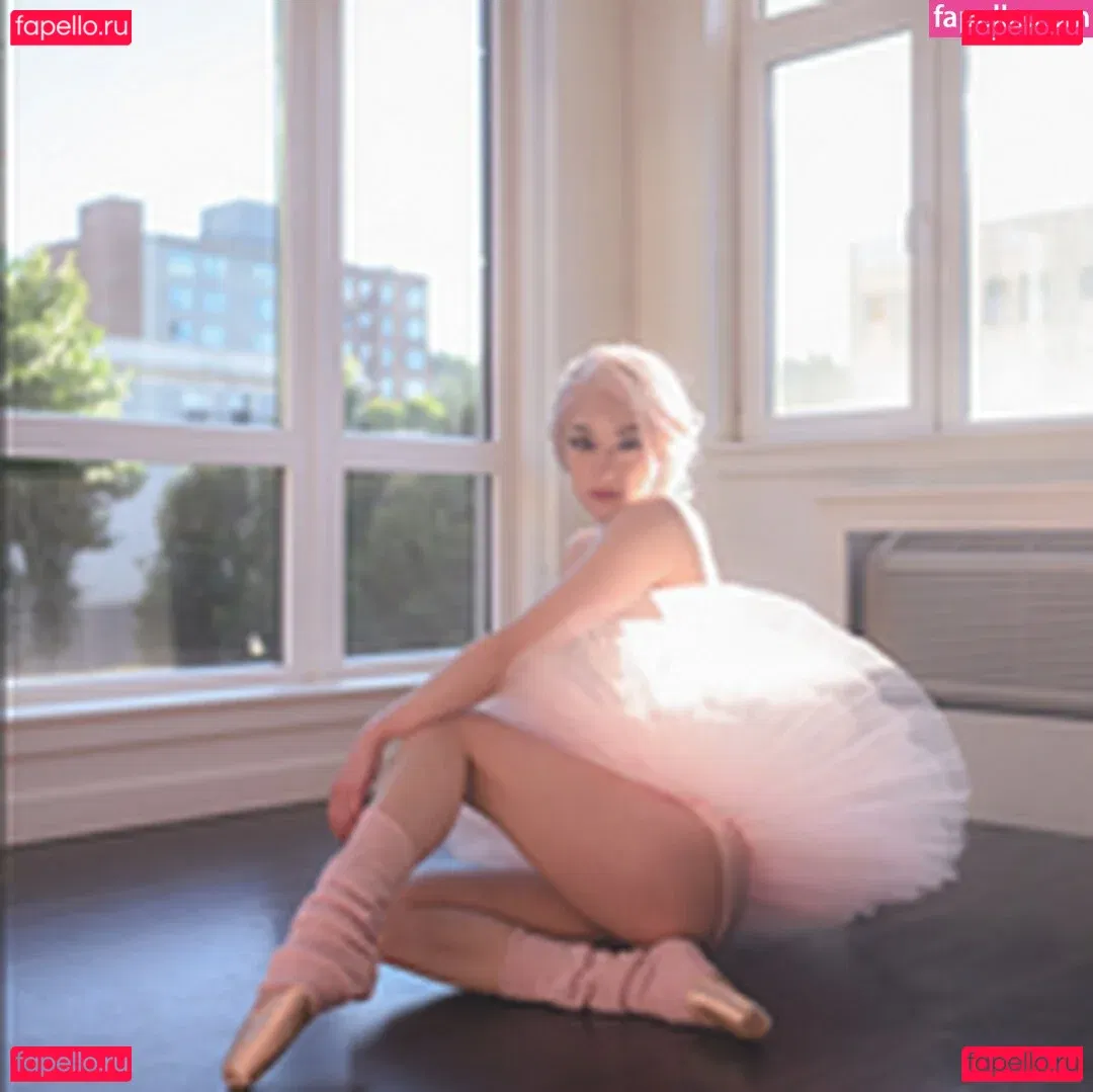 Queen Tofu Onlyfans Photo Gallery 