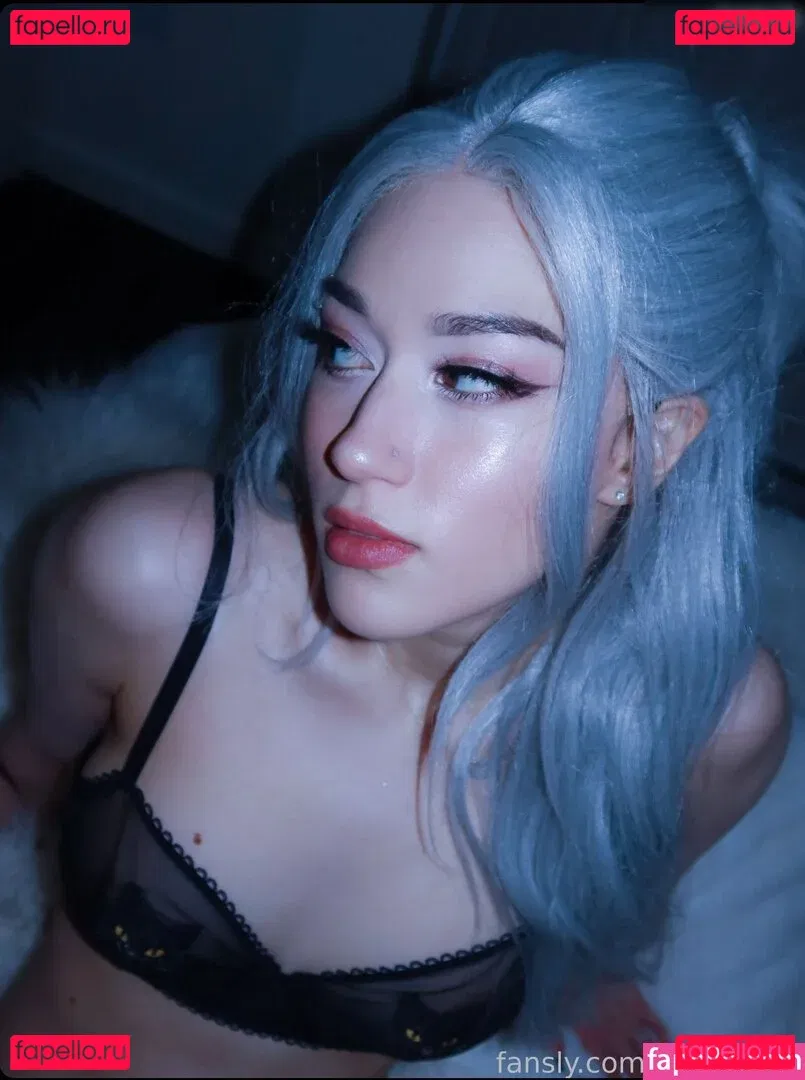 Queen Tofu Onlyfans Photo Gallery 