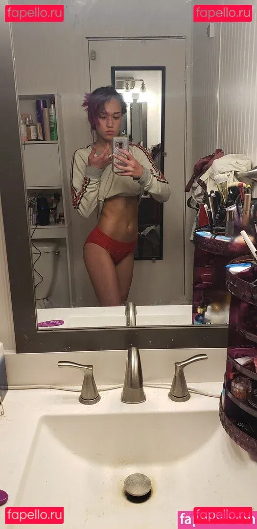 Queen Tofu Onlyfans Photo Gallery 