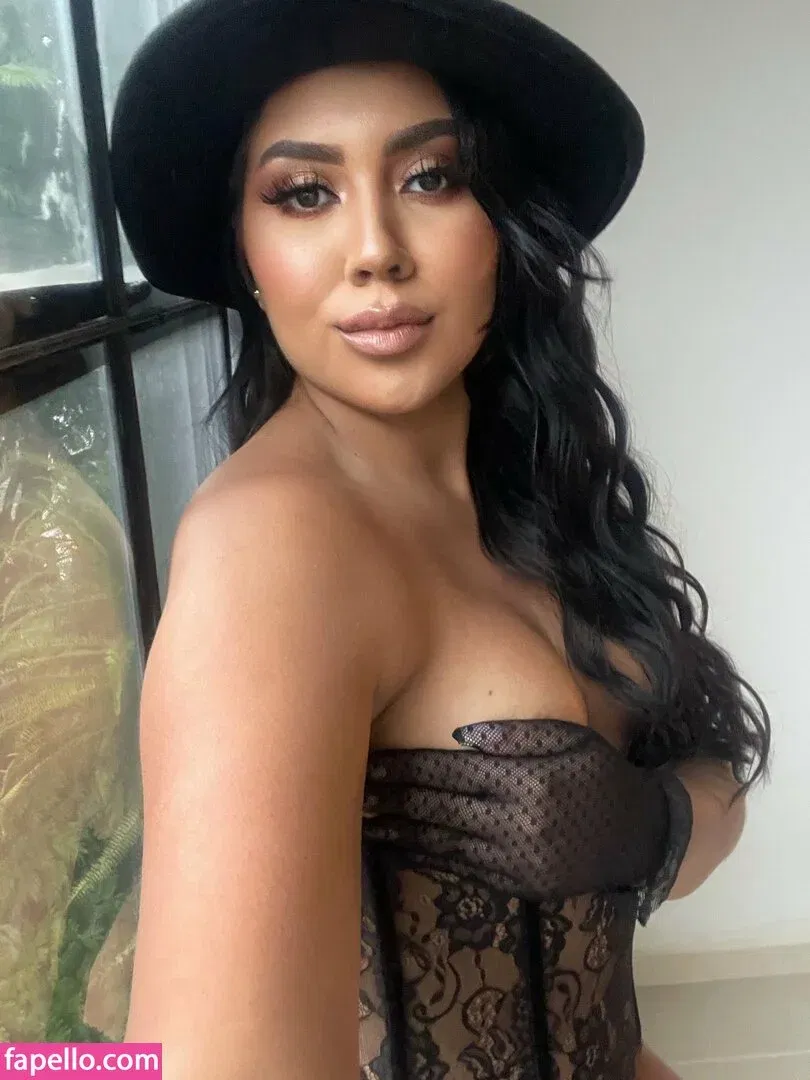 Charlote Rouge Onlyfans Photo Gallery 