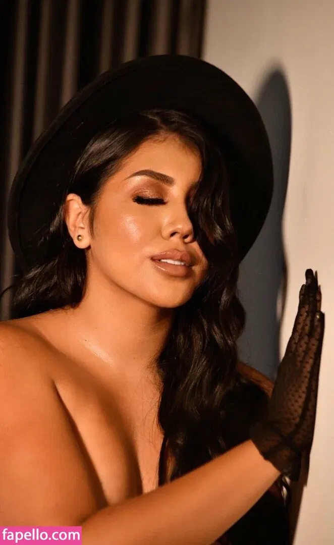 Charlote Rouge Onlyfans Photo Gallery 