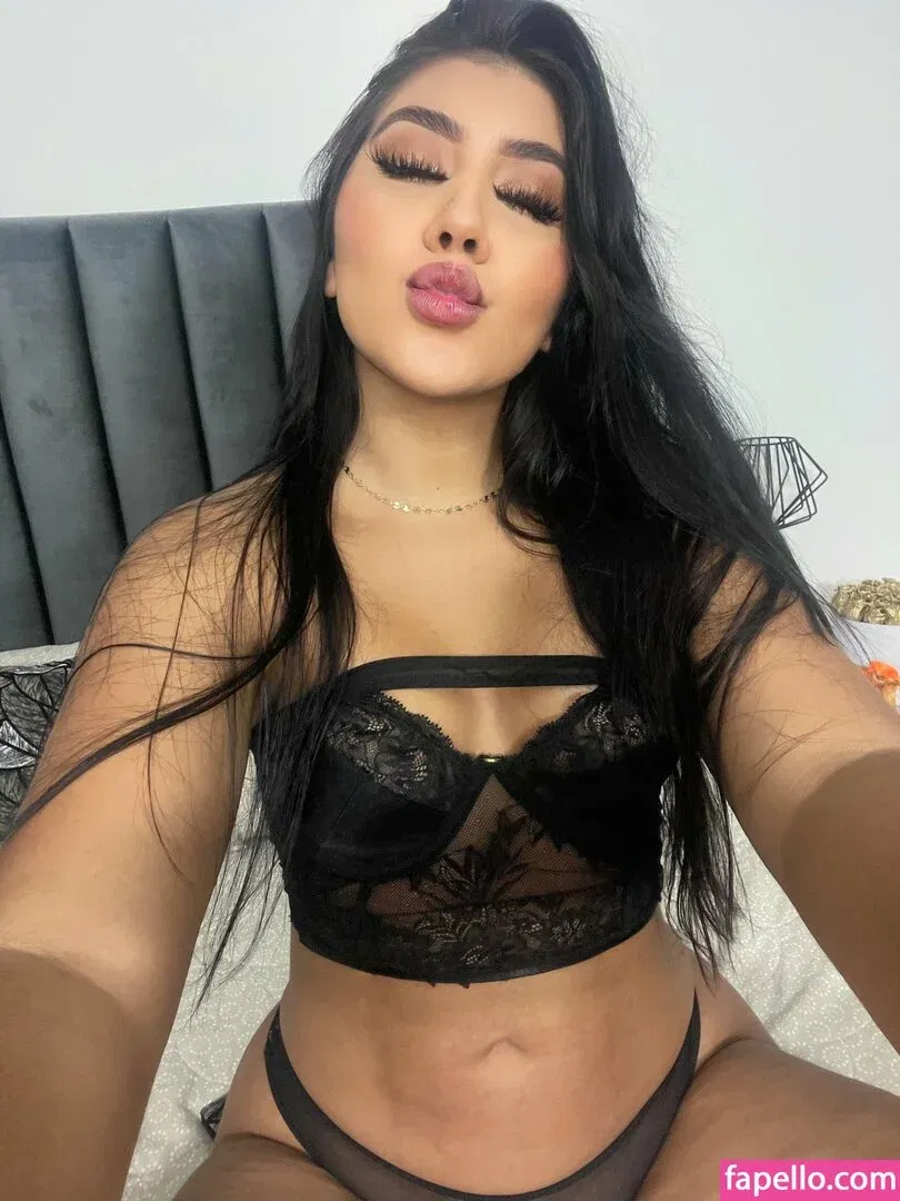 Charlote Rouge Onlyfans Photo Gallery 