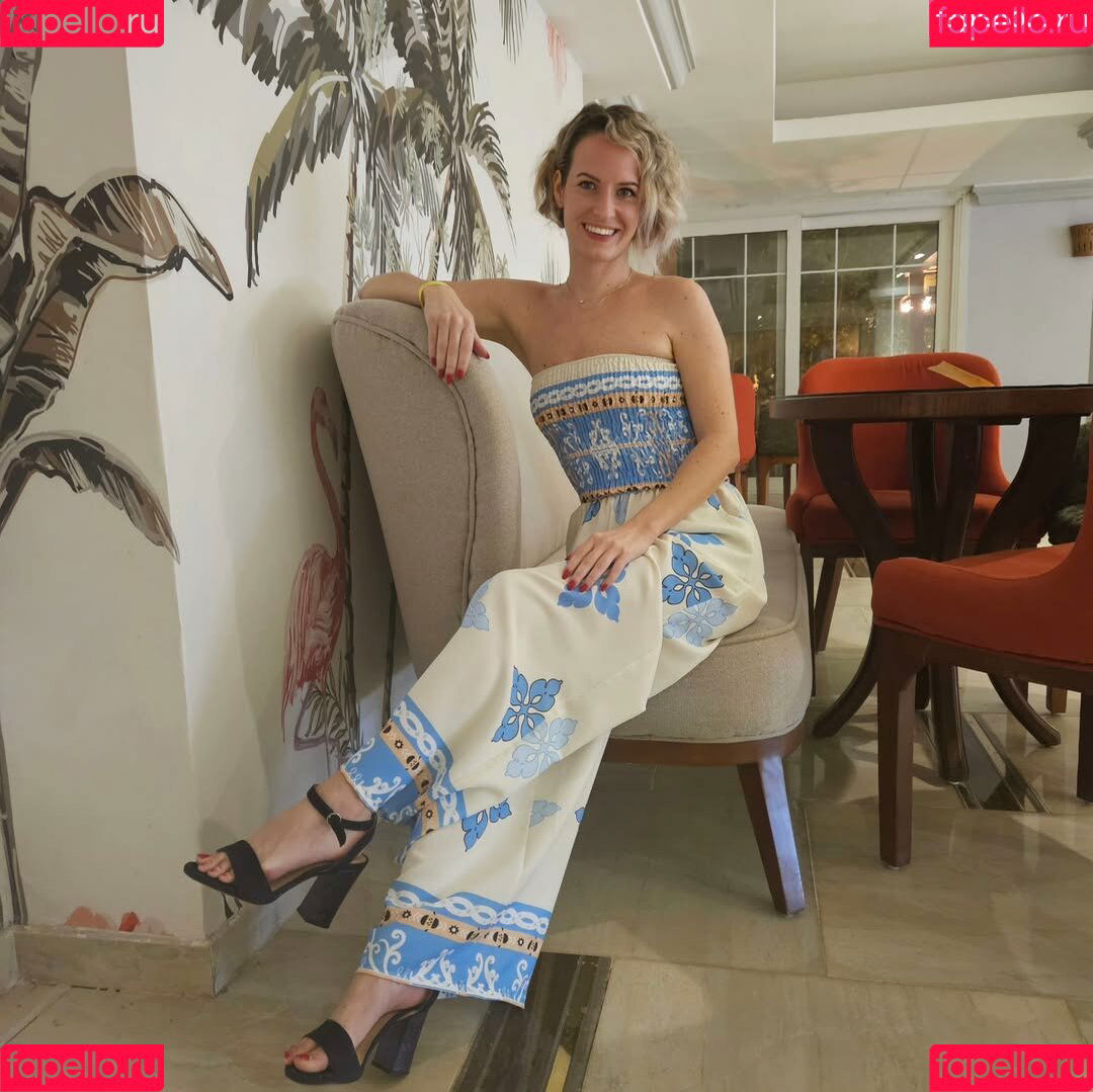 Poppy Leonie Onlyfans Photo Gallery 