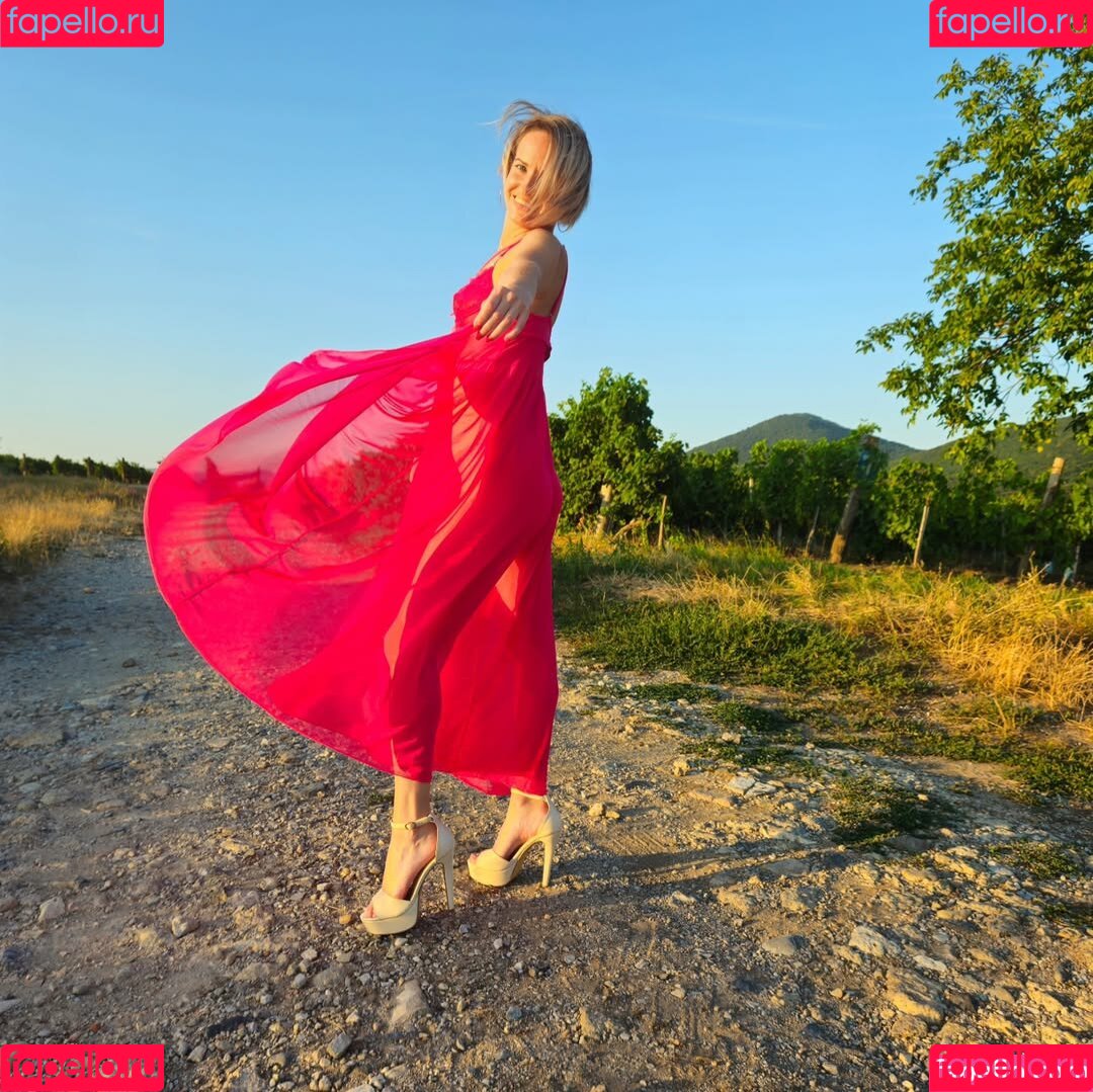 Poppy Leonie Onlyfans Photo Gallery 