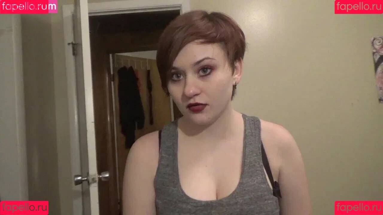 Curvy Elvish Girl Onlyfans Photo Gallery 