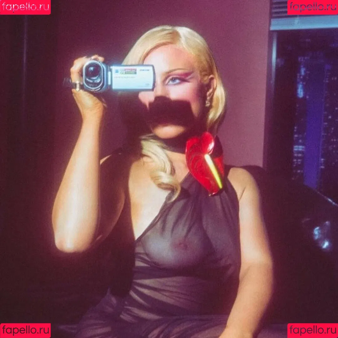 Slayyyter Onlyfans Photo Gallery 