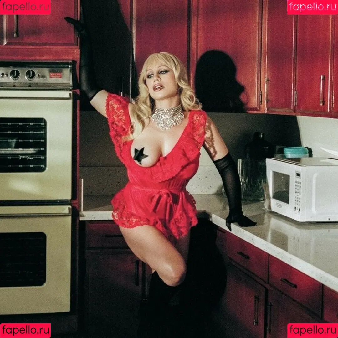 Slayyyter Onlyfans Photo Gallery 