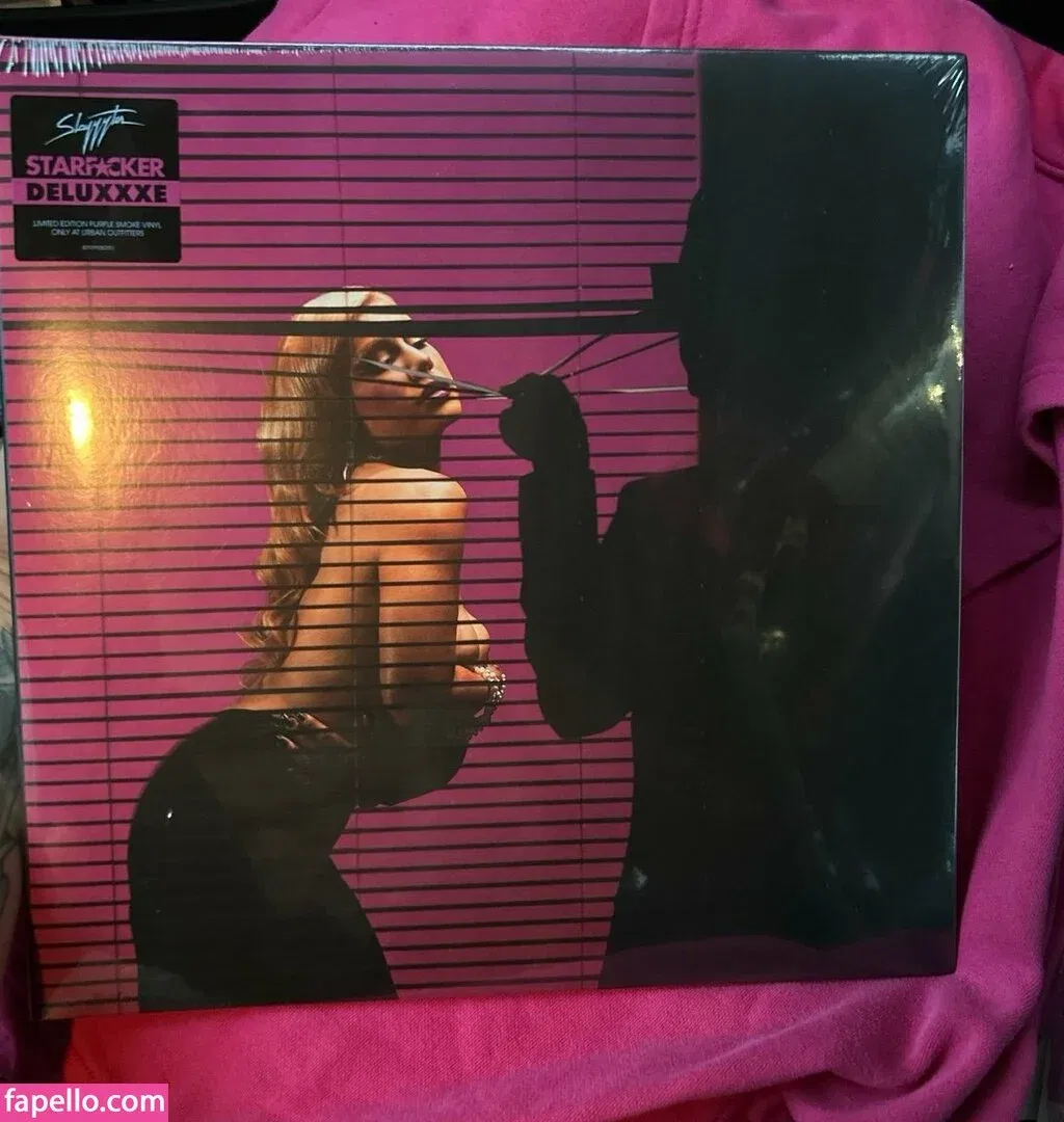 Slayyyter Onlyfans Photo Gallery 