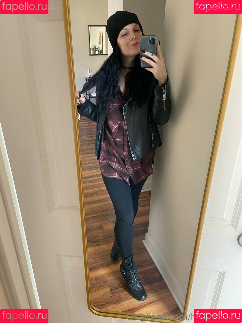 hadesmuse Onlyfans Photo Gallery 