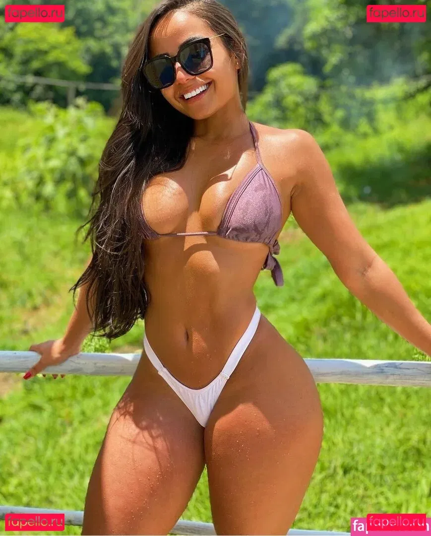 Flavia Oliveira Onlyfans Photo Gallery 