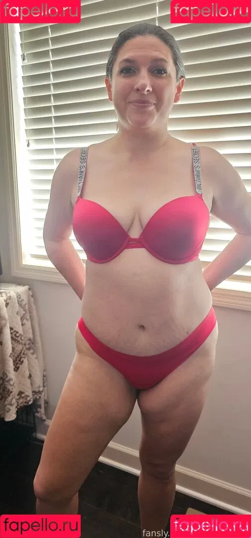 bi_sexualmilf Onlyfans Photo Gallery 