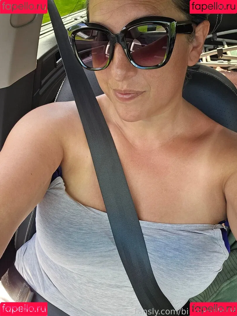 bi_sexualmilf Onlyfans Photo Gallery 