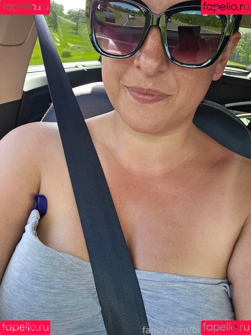 bi_sexualmilf Onlyfans Photo Gallery 