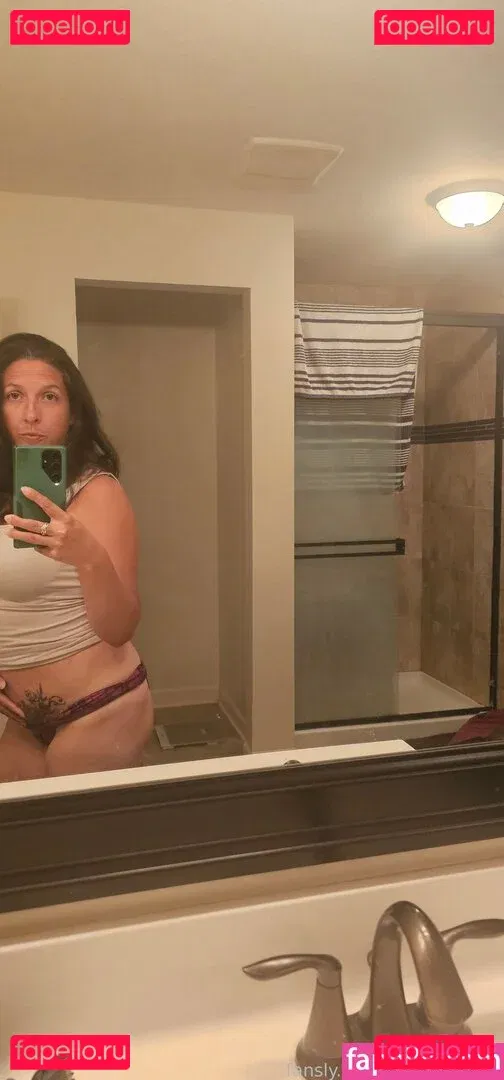 bi_sexualmilf Onlyfans Photo Gallery 