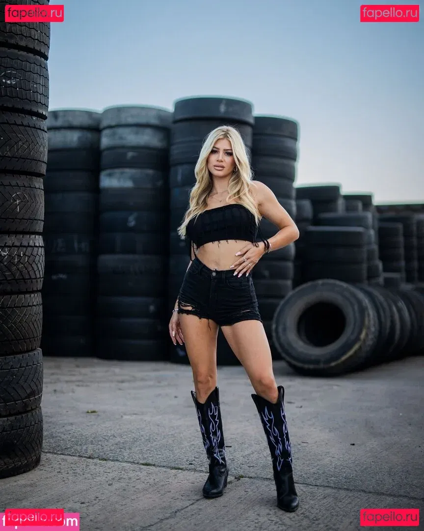 Chiara Antonella Onlyfans Photo Gallery 