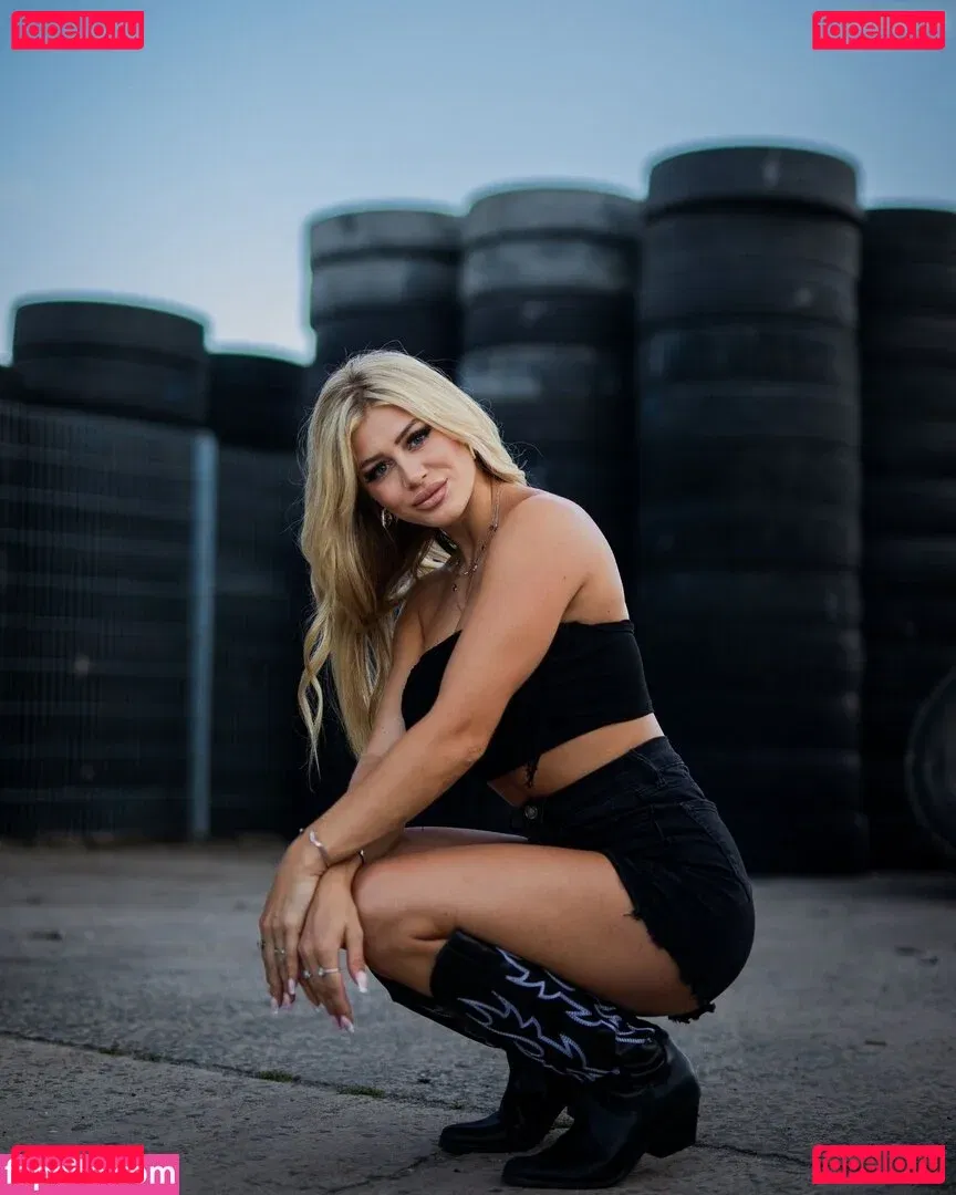 Chiara Antonella Onlyfans Photo Gallery 