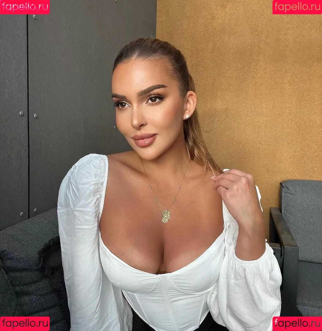 Sara Chafak Onlyfans Photo Gallery 