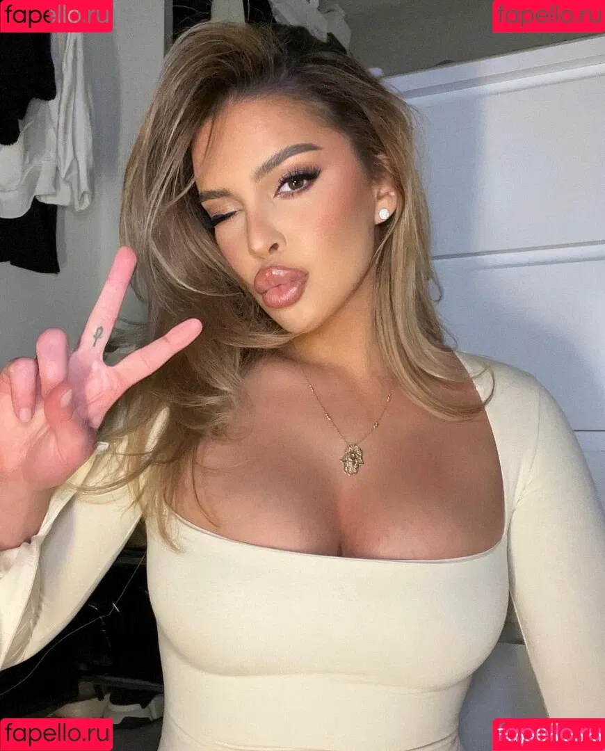 Sara Chafak Onlyfans Photo Gallery 