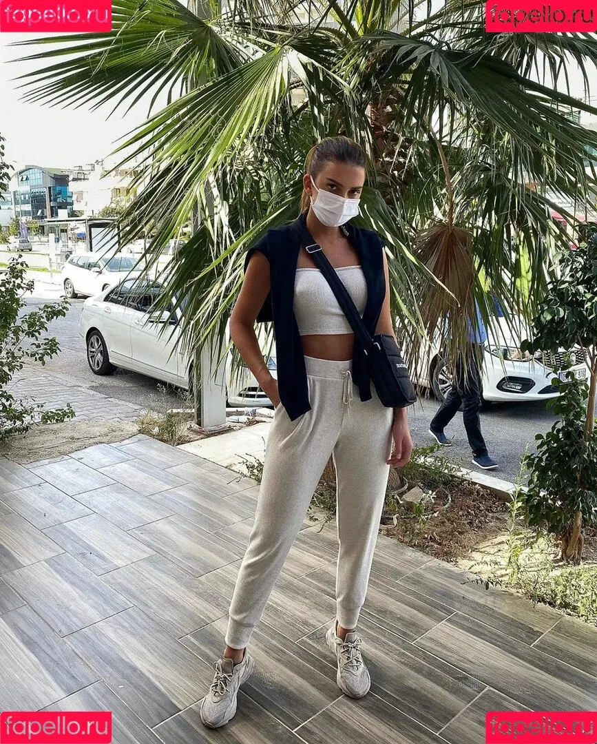 Sara Chafak Onlyfans Photo Gallery 
