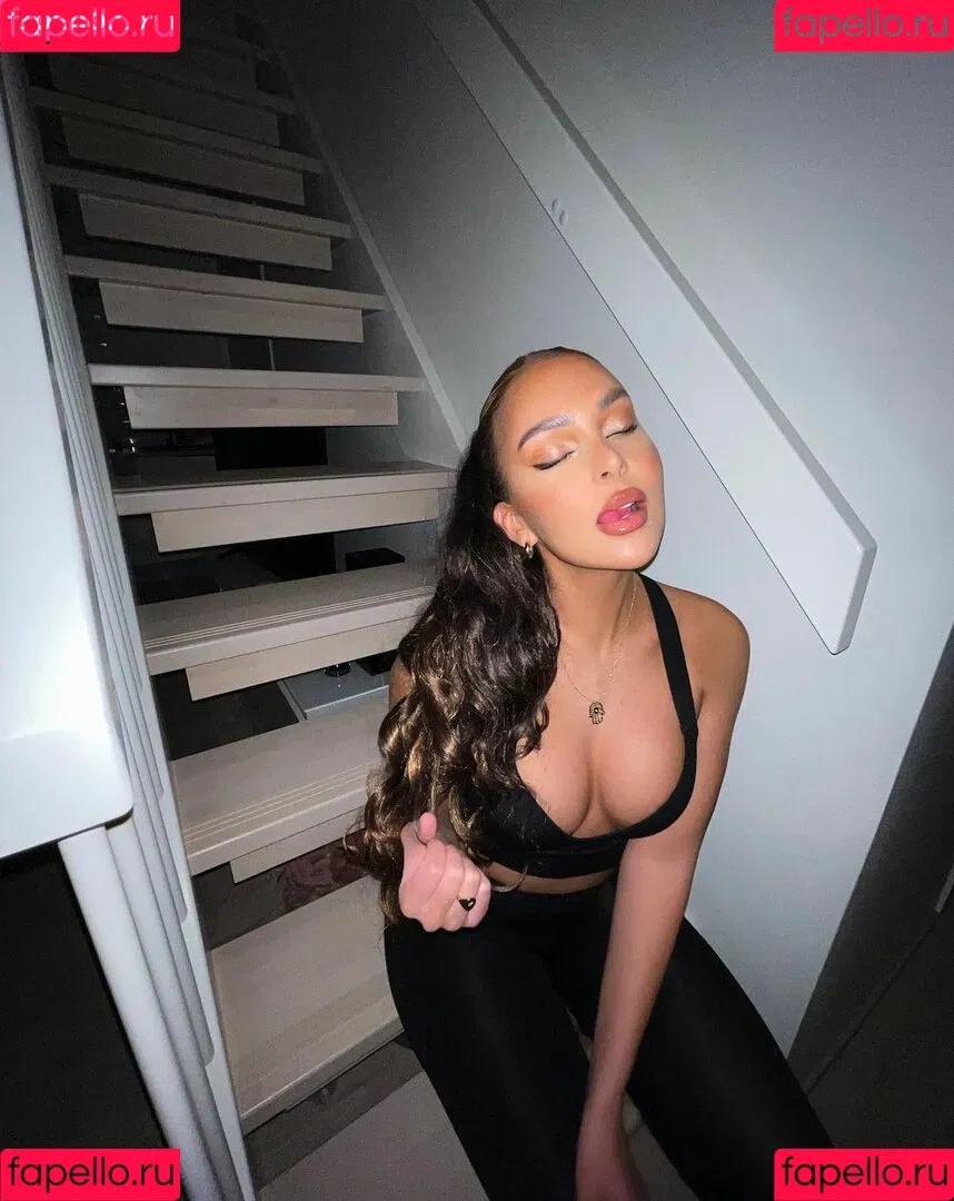 Sara Chafak Onlyfans Photo Gallery 
