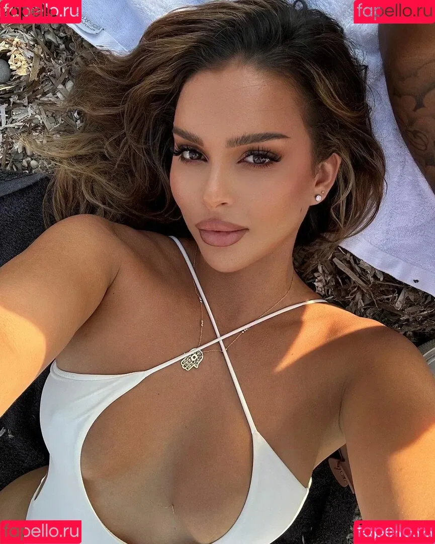 Sara Chafak Onlyfans Photo Gallery 