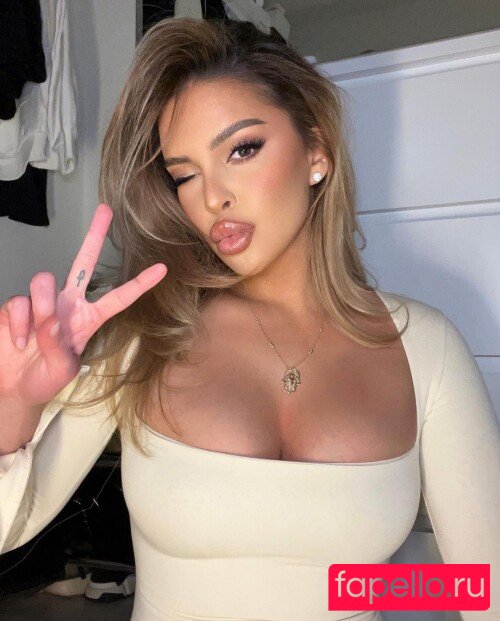Sara Chafak Nude Onlyfans Photo 15