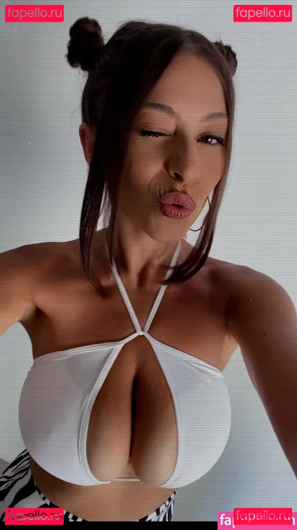 Lisa Peach Onlyfans Photo Gallery 