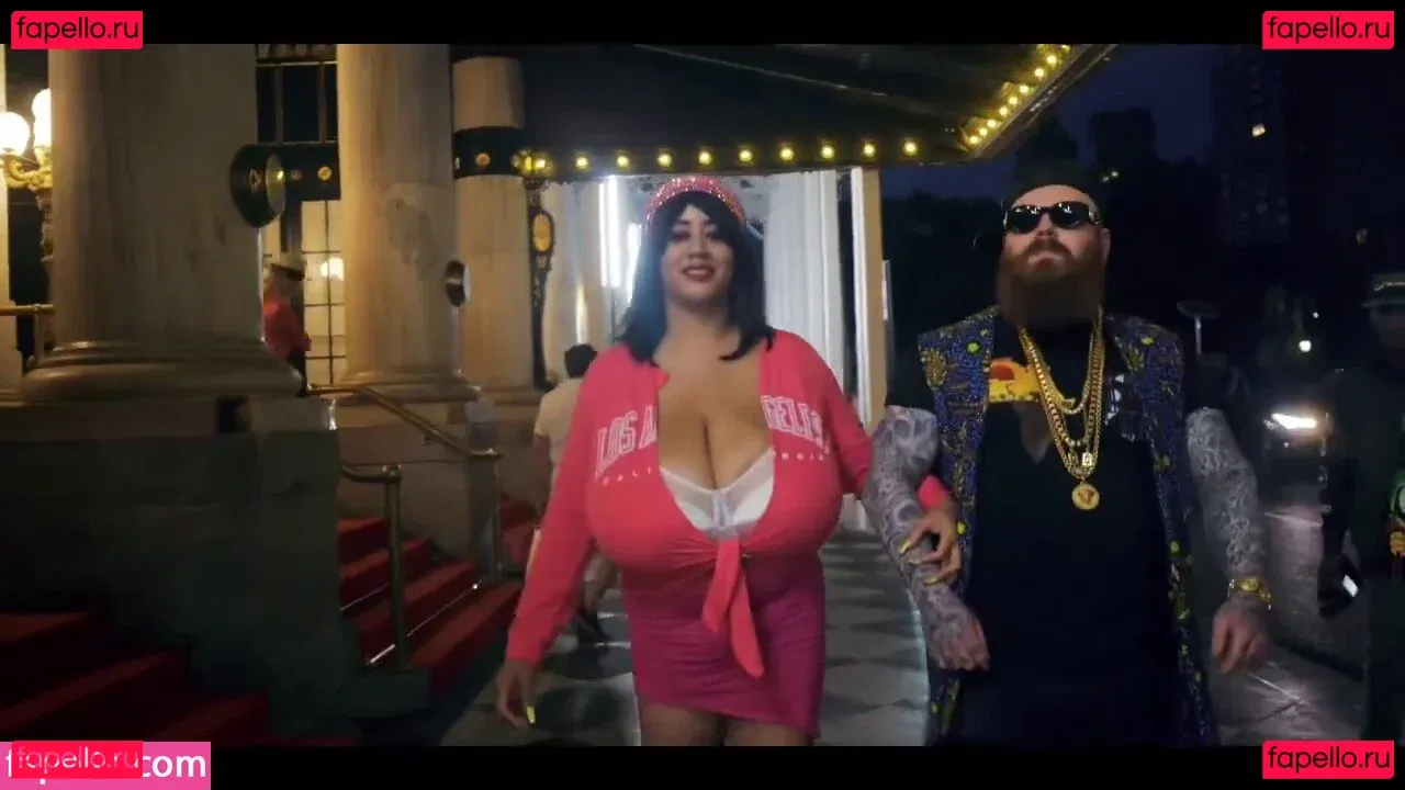 Roxi Red Onlyfans Photo Gallery 