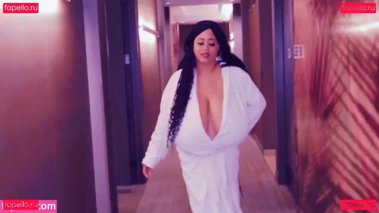 Roxi Red Onlyfans Photo Gallery 