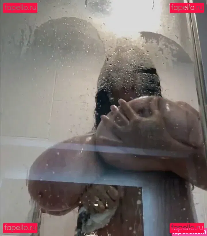 Roxi Red Onlyfans Photo Gallery 