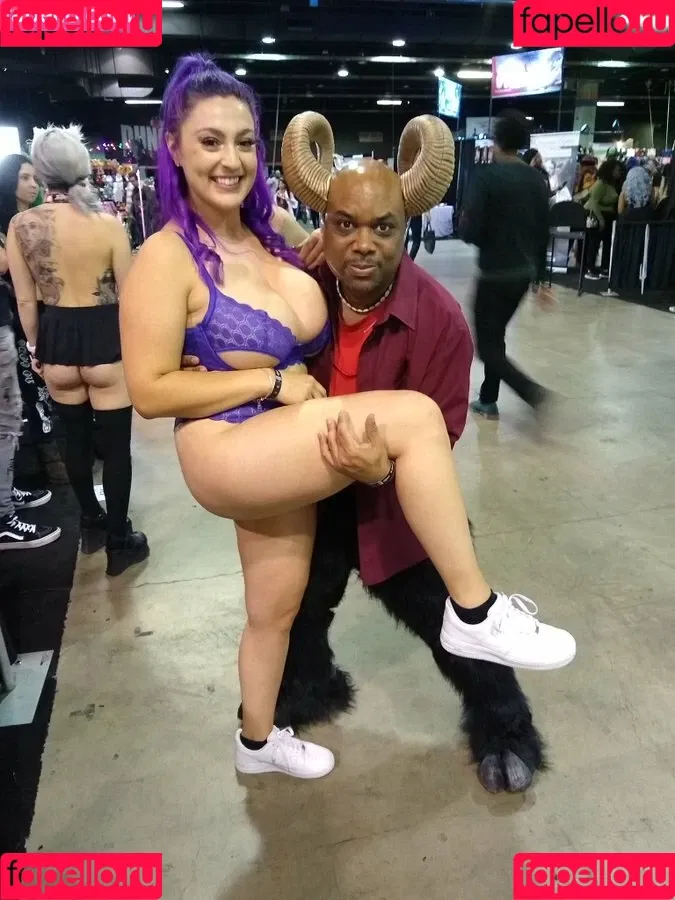 Lily Rader Onlyfans Photo Gallery 