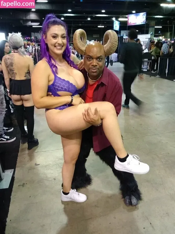 Lily Rader Onlyfans Photo Gallery 