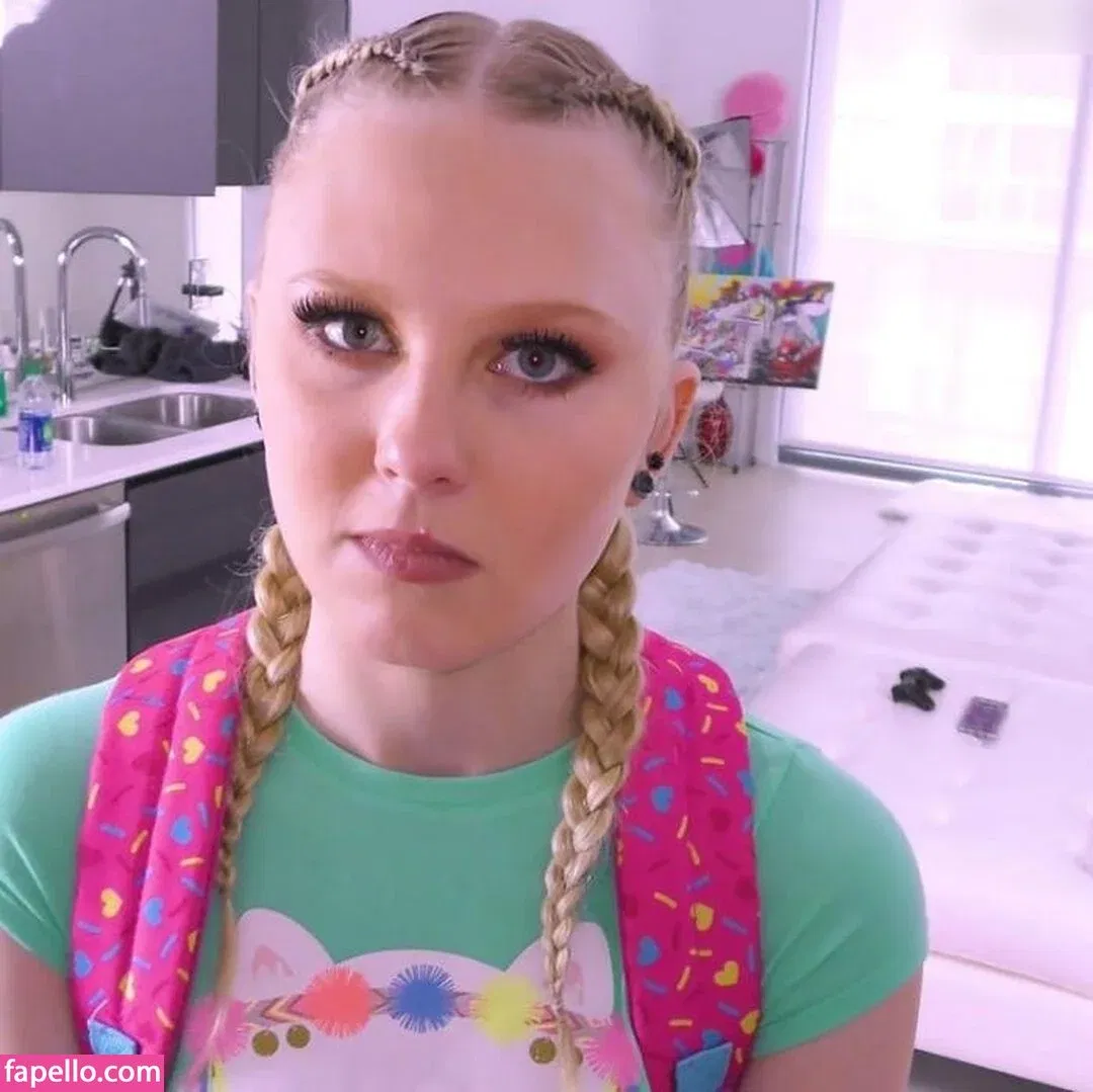 Lily Rader Onlyfans Photo Gallery 