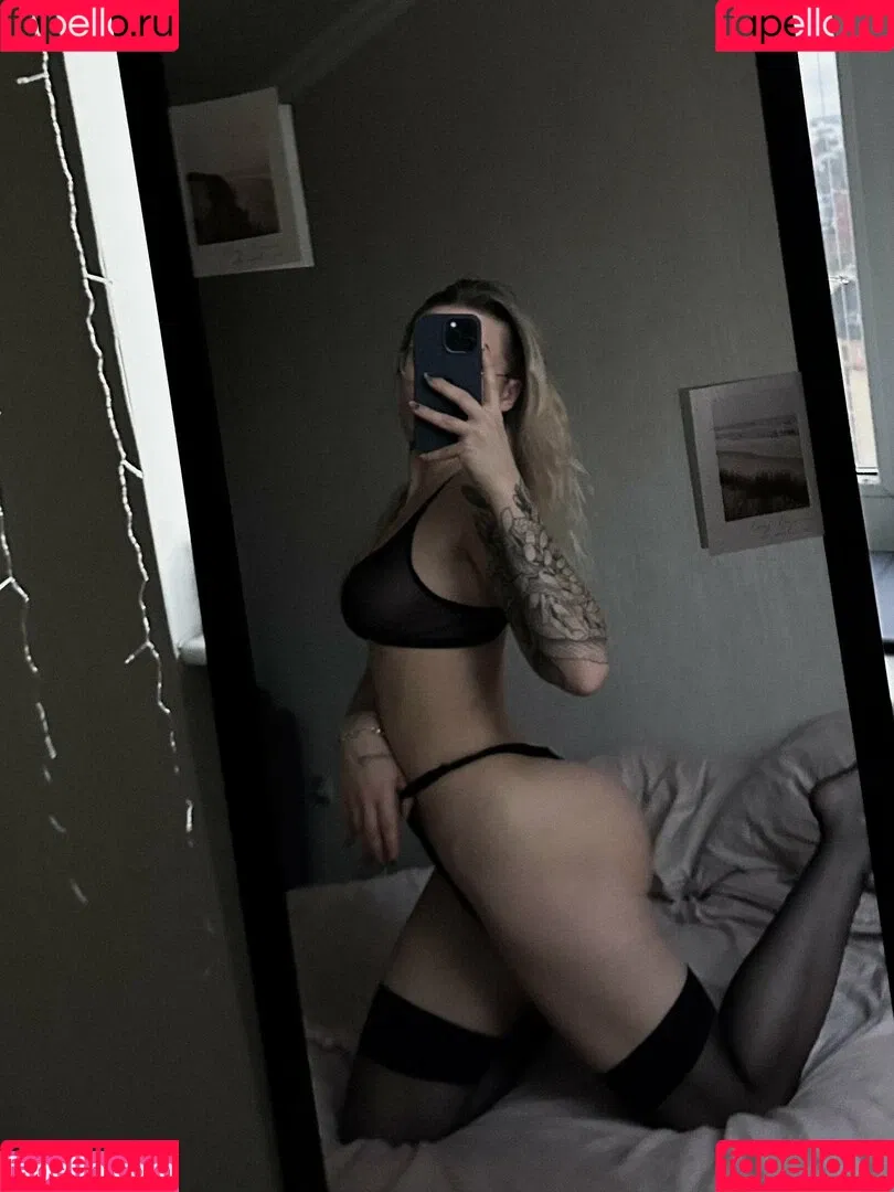 Arinawhynot Onlyfans Photo Gallery 