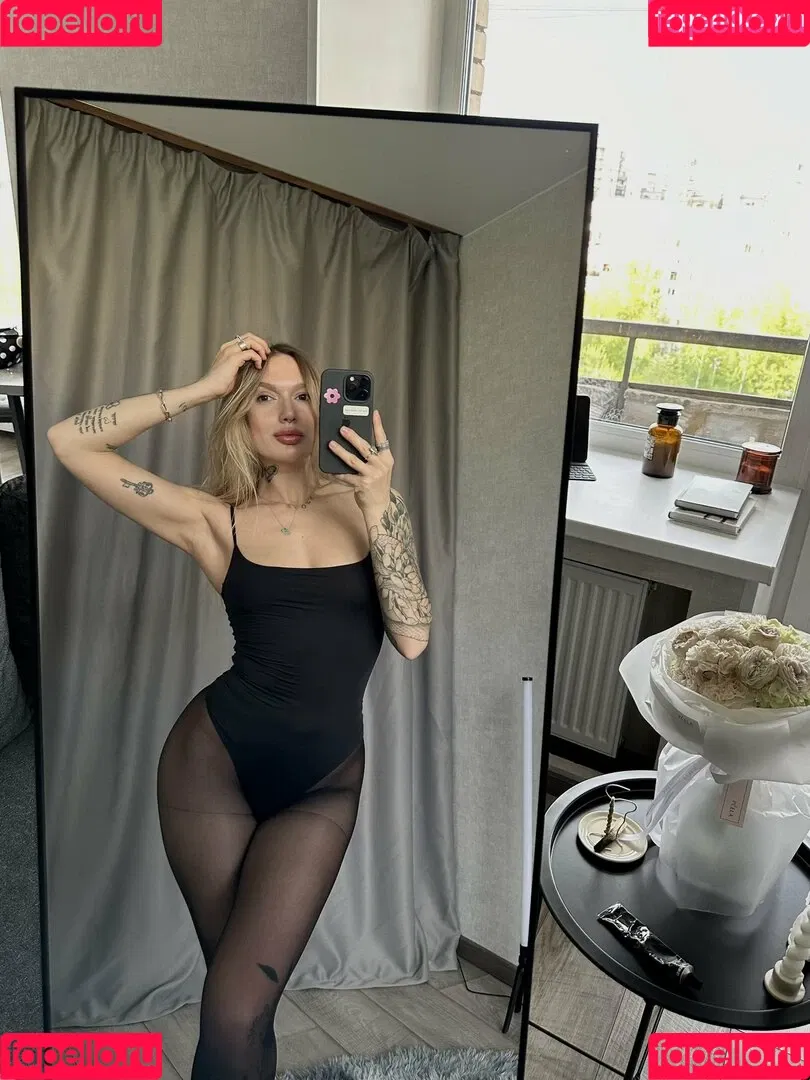 Arinawhynot Onlyfans Photo Gallery 