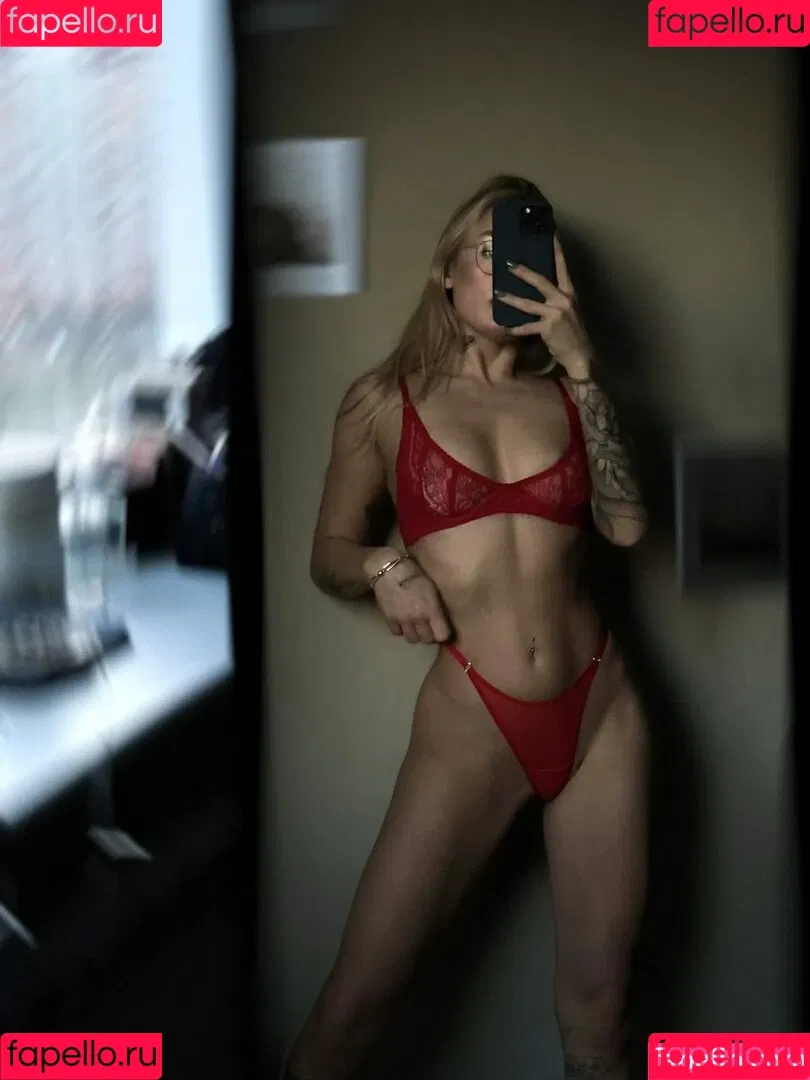 Arinawhynot Onlyfans Photo Gallery 