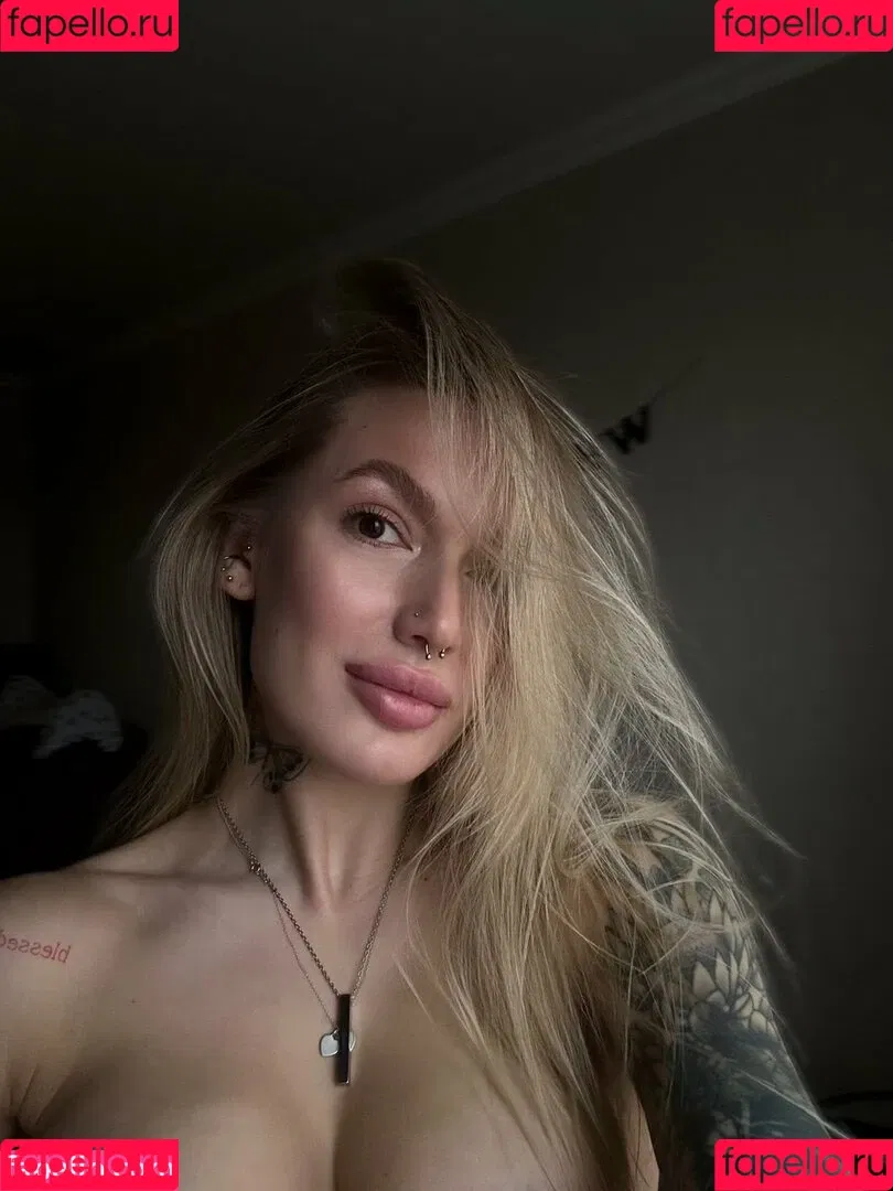 Arinawhynot Onlyfans Photo Gallery 