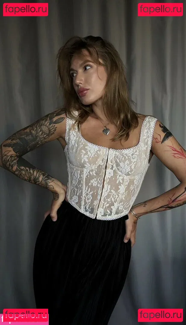 Arinawhynot Onlyfans Photo Gallery 