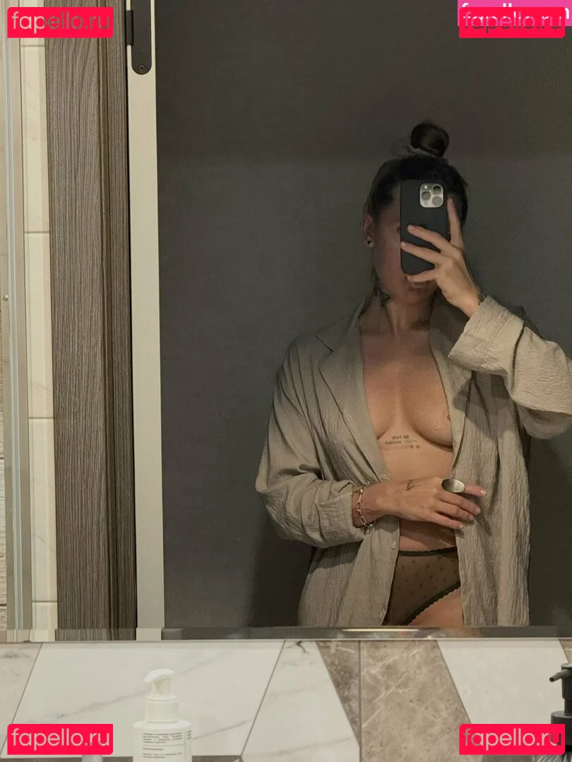 Arinawhynot Onlyfans Photo Gallery 