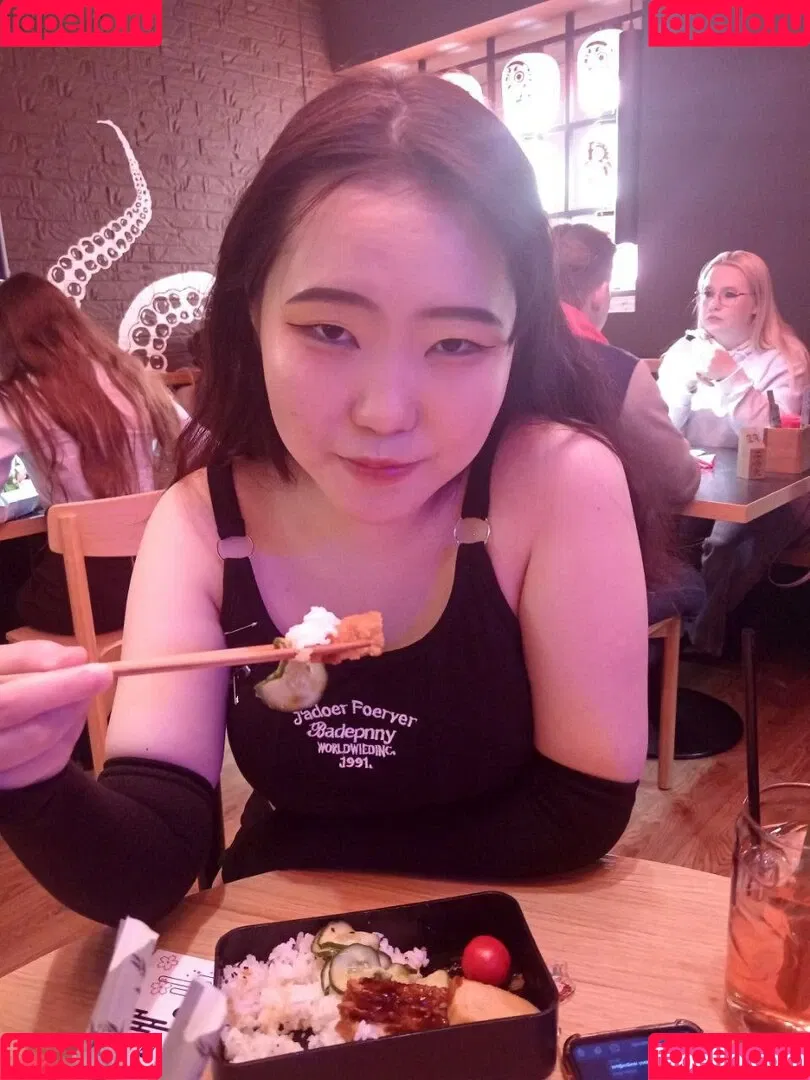 AsianPelmen Onlyfans Photo Gallery 
