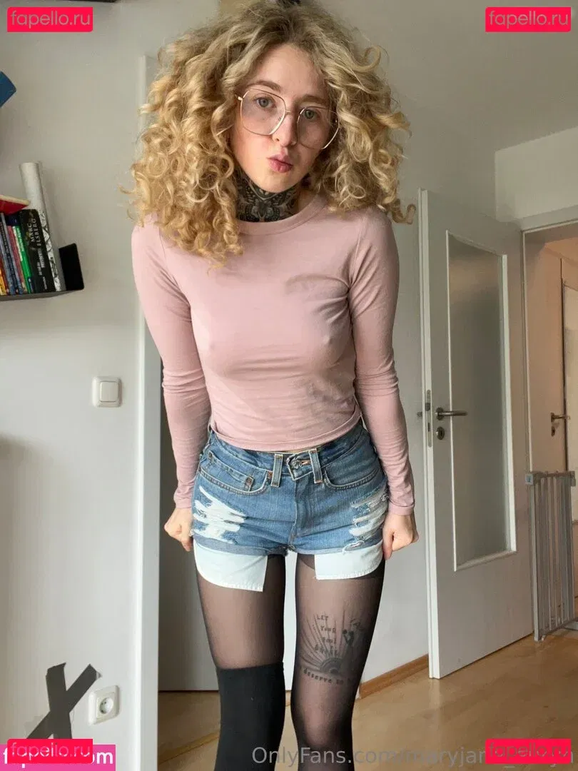 MaryjaneAuryn Onlyfans Photo Gallery 