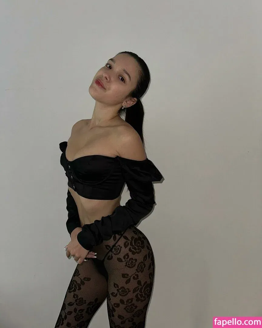 Solllomia Onlyfans Photo Gallery 