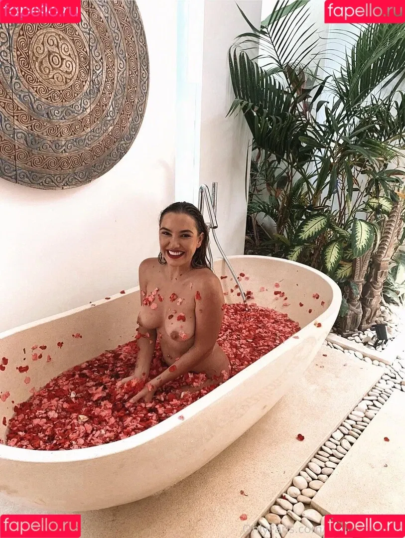 Shania Perrett Onlyfans Photo Gallery 