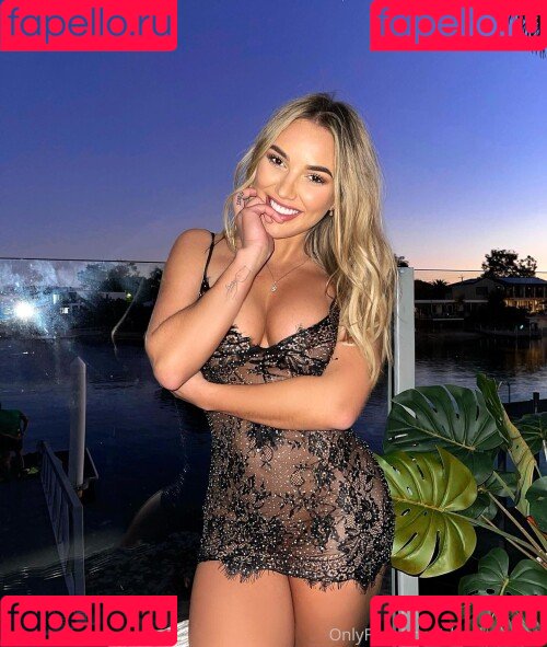 Shania Perrett Onlyfans Photo Gallery 