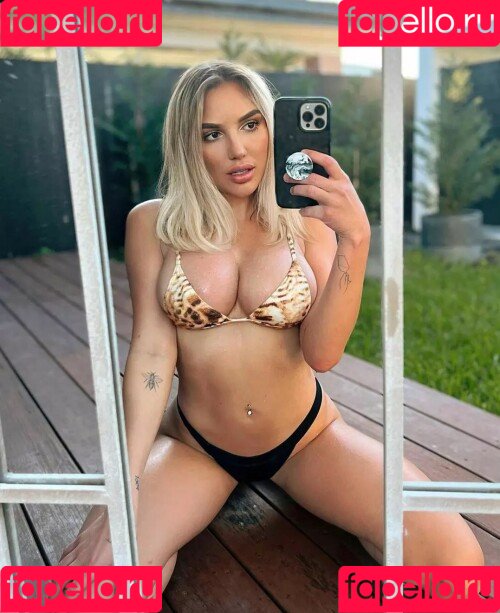 Shania Perrett Onlyfans Photo Gallery 