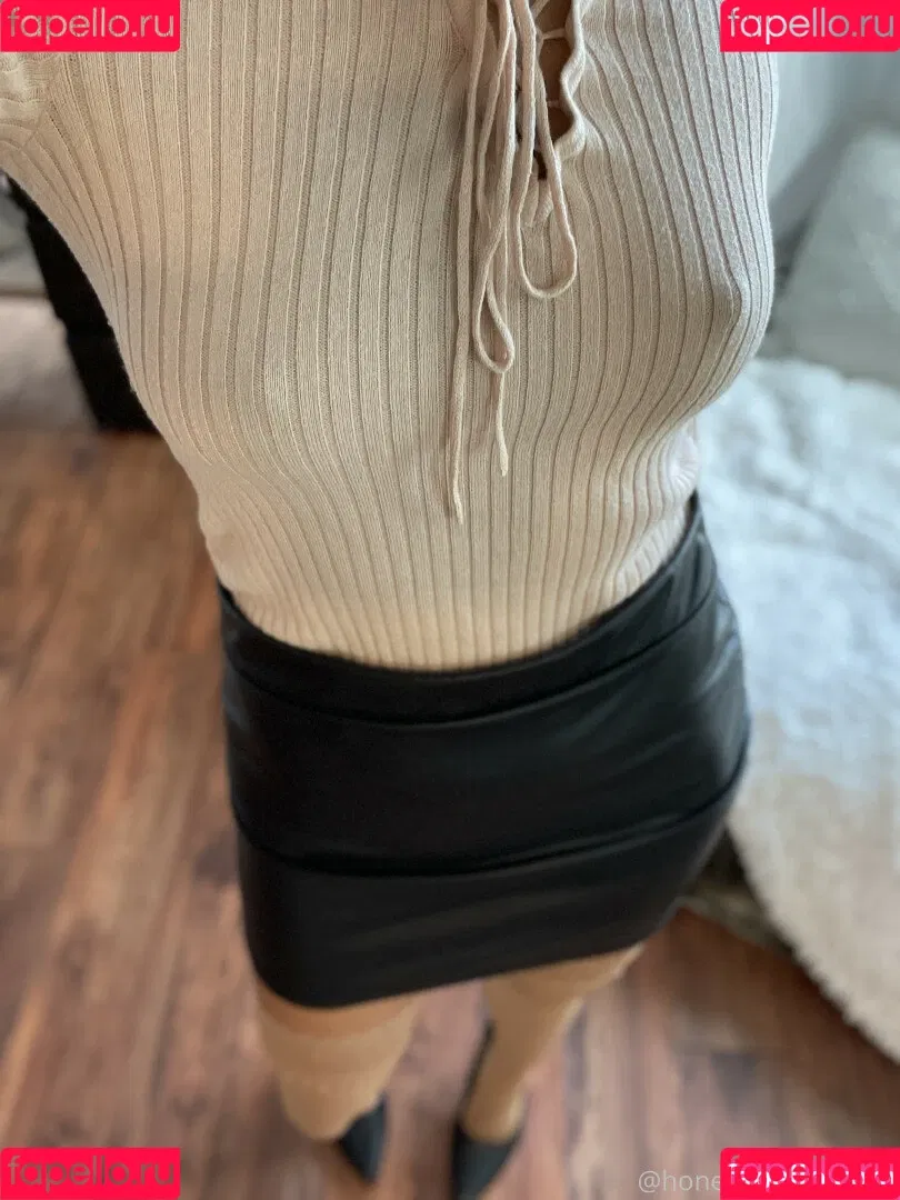 Simone Honey Onlyfans Photo Gallery 