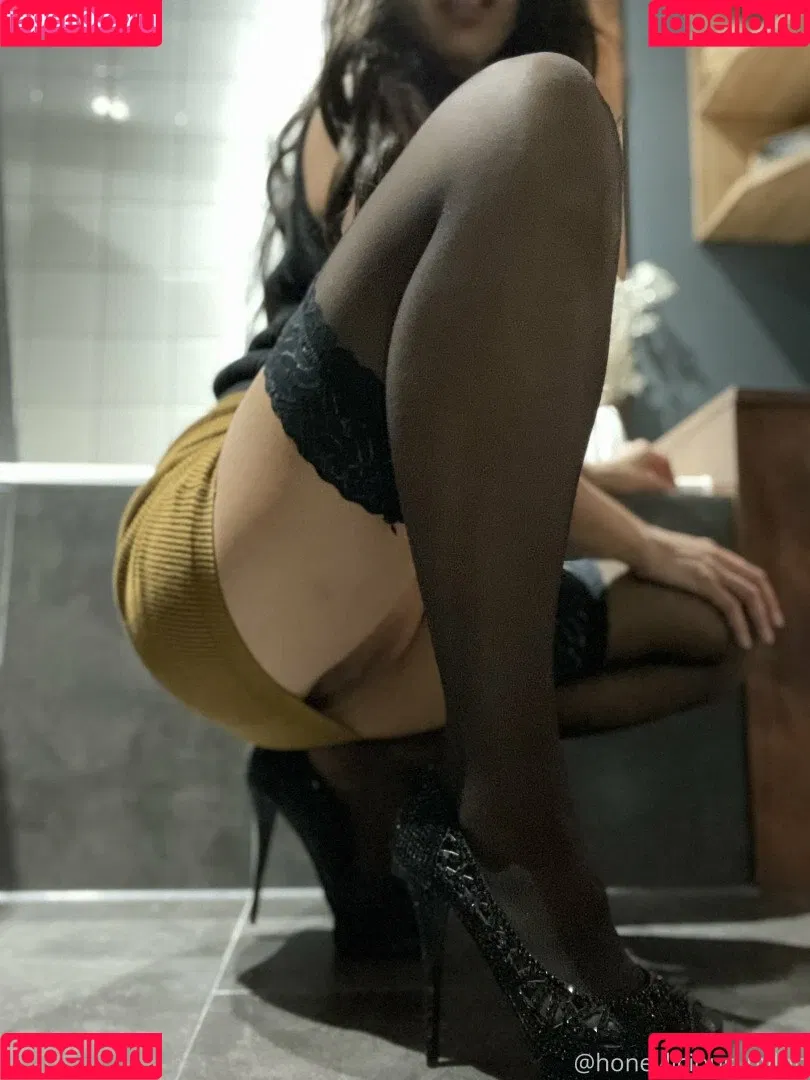 Simone Honey Onlyfans Photo Gallery 