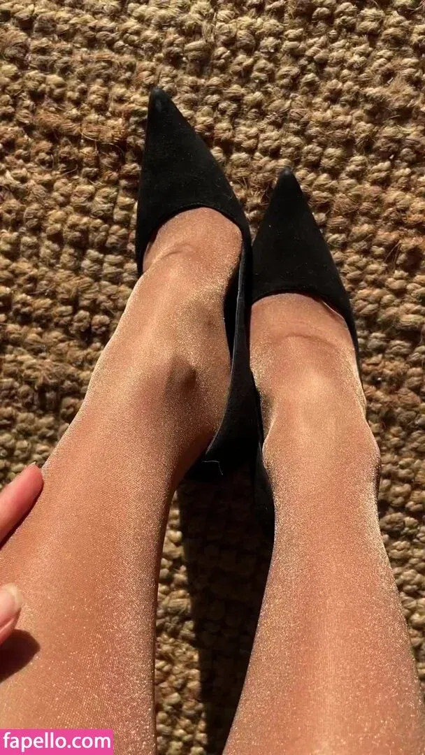 Simone Honey Onlyfans Photo Gallery 