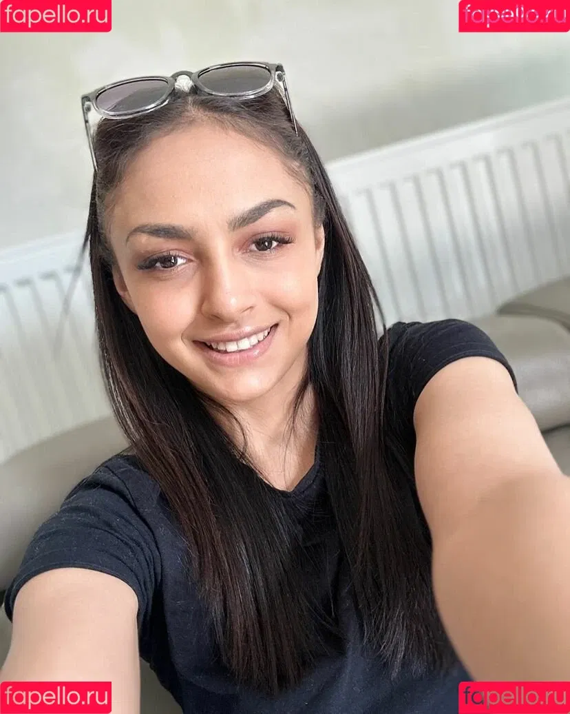 Miruna Onlyfans Photo Gallery 