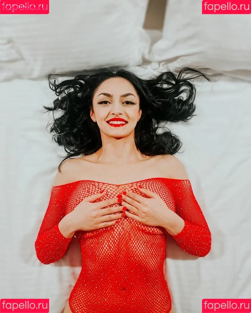 Miruna Onlyfans Photo Gallery 